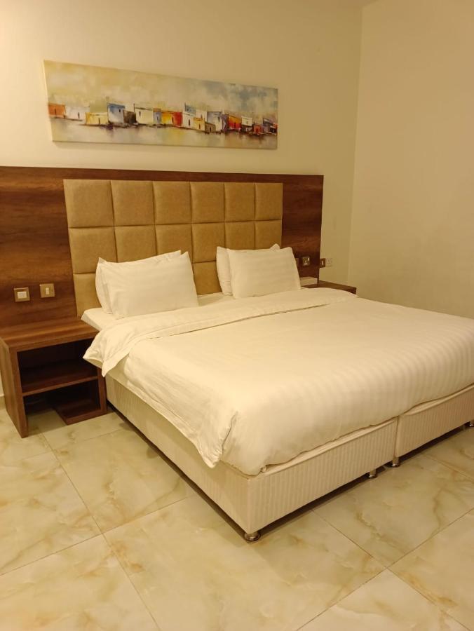 Al Deafah Hotel Apartment الضيافة للشقق الفندقية Buraimi Kültér fotó