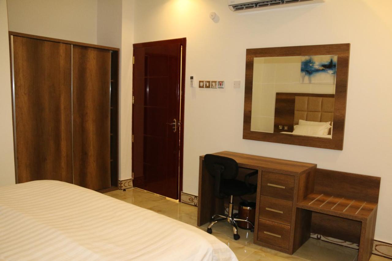 Al Deafah Hotel Apartment الضيافة للشقق الفندقية Buraimi Kültér fotó