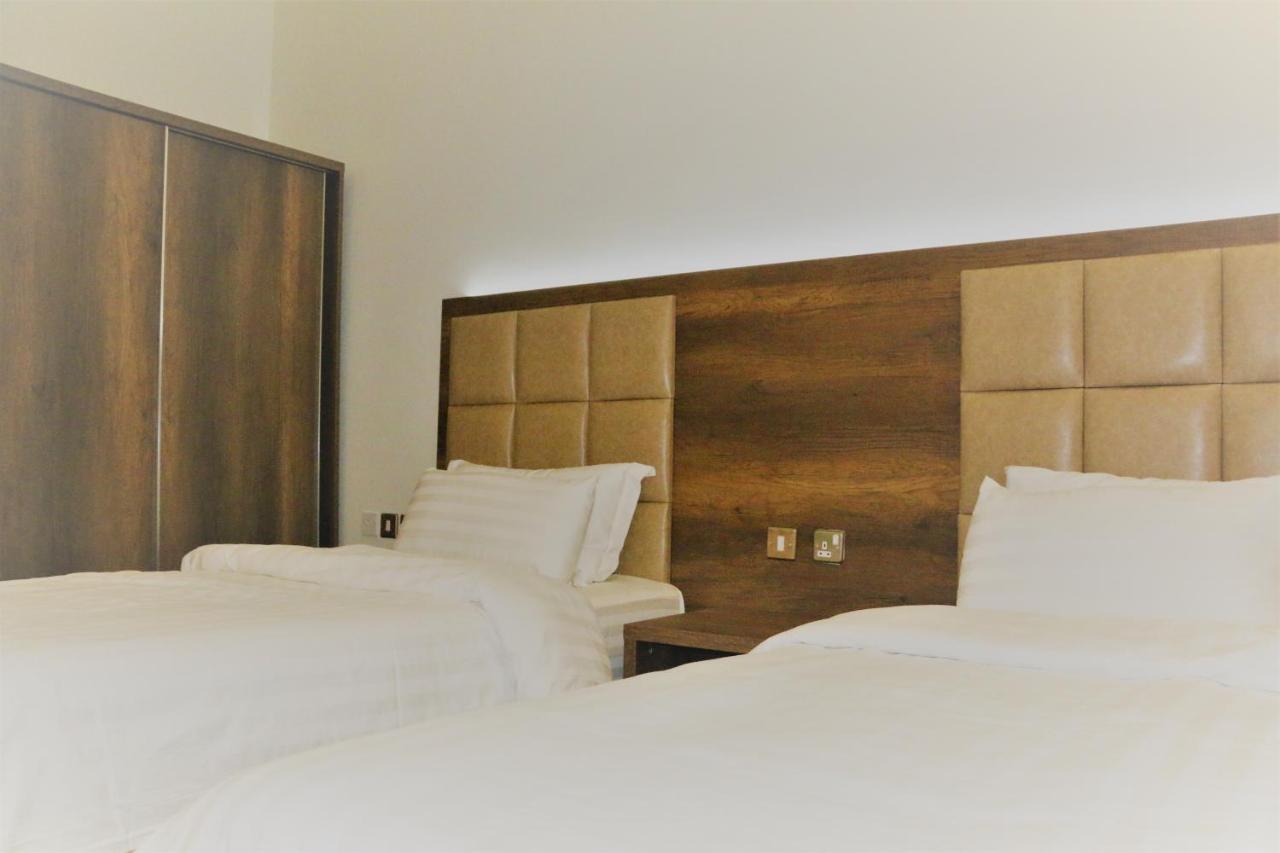 Al Deafah Hotel Apartment الضيافة للشقق الفندقية Buraimi Kültér fotó