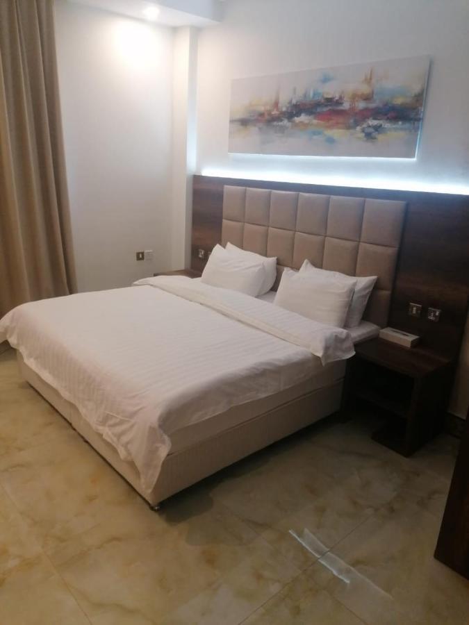 Al Deafah Hotel Apartment الضيافة للشقق الفندقية Buraimi Kültér fotó